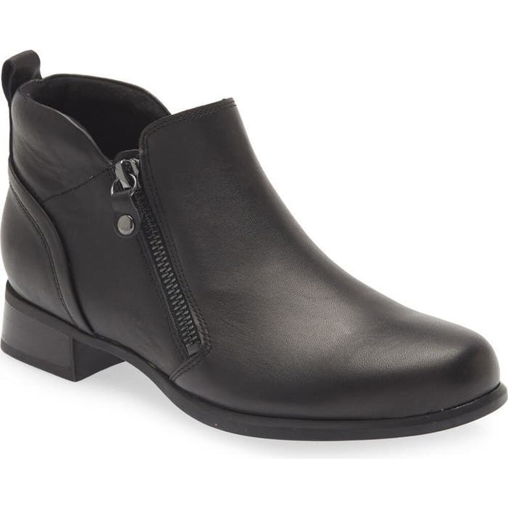 Munro Women's Size 7.5-Wide Neko Zip Booties